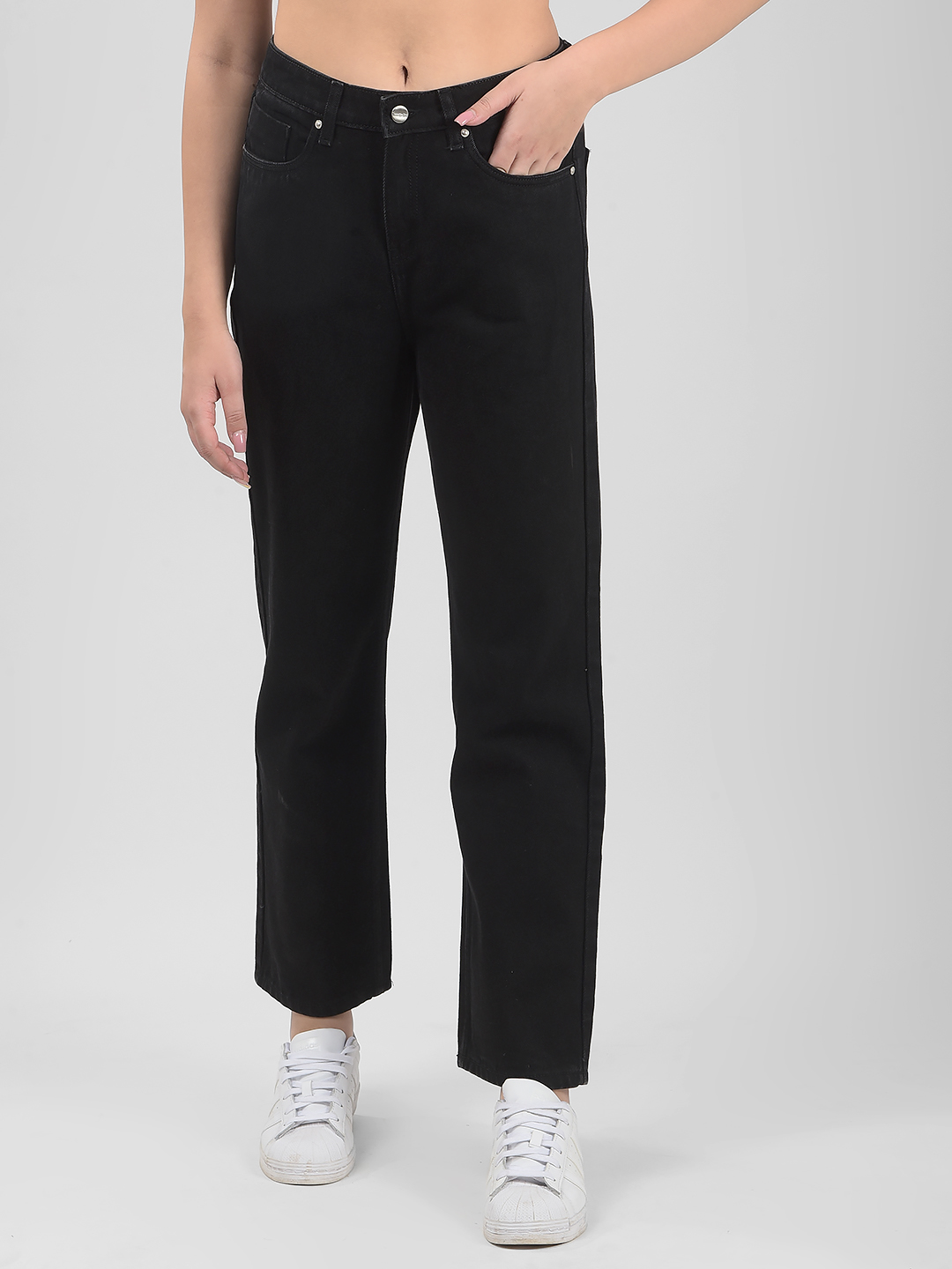 Numero Uno Women Black Straight Fit Sustainable Jeans